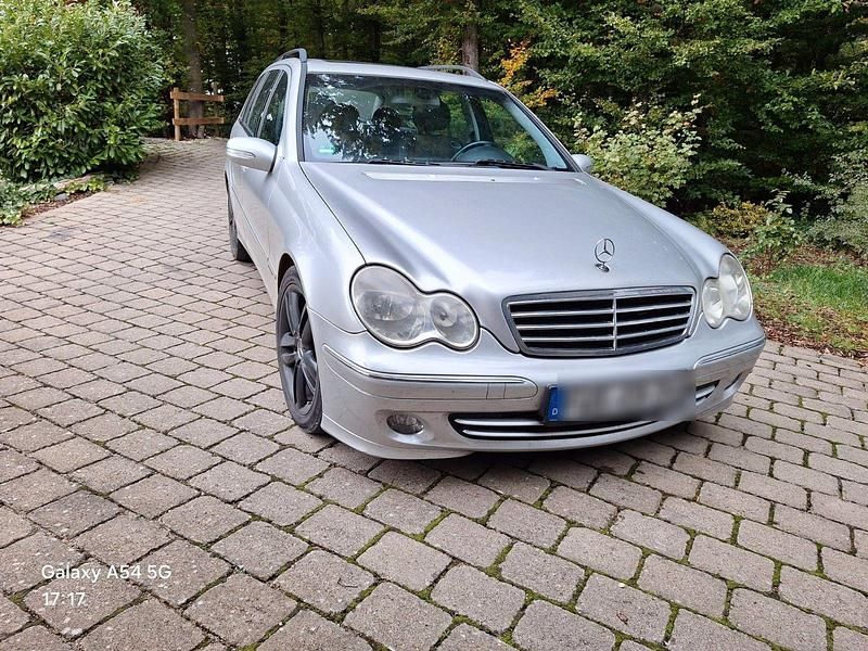 Grau Gebraucht 2004 Mercedes C230 Avantgarde Kombi | 2.950 € (Fairer Preis) - Bild 1/4