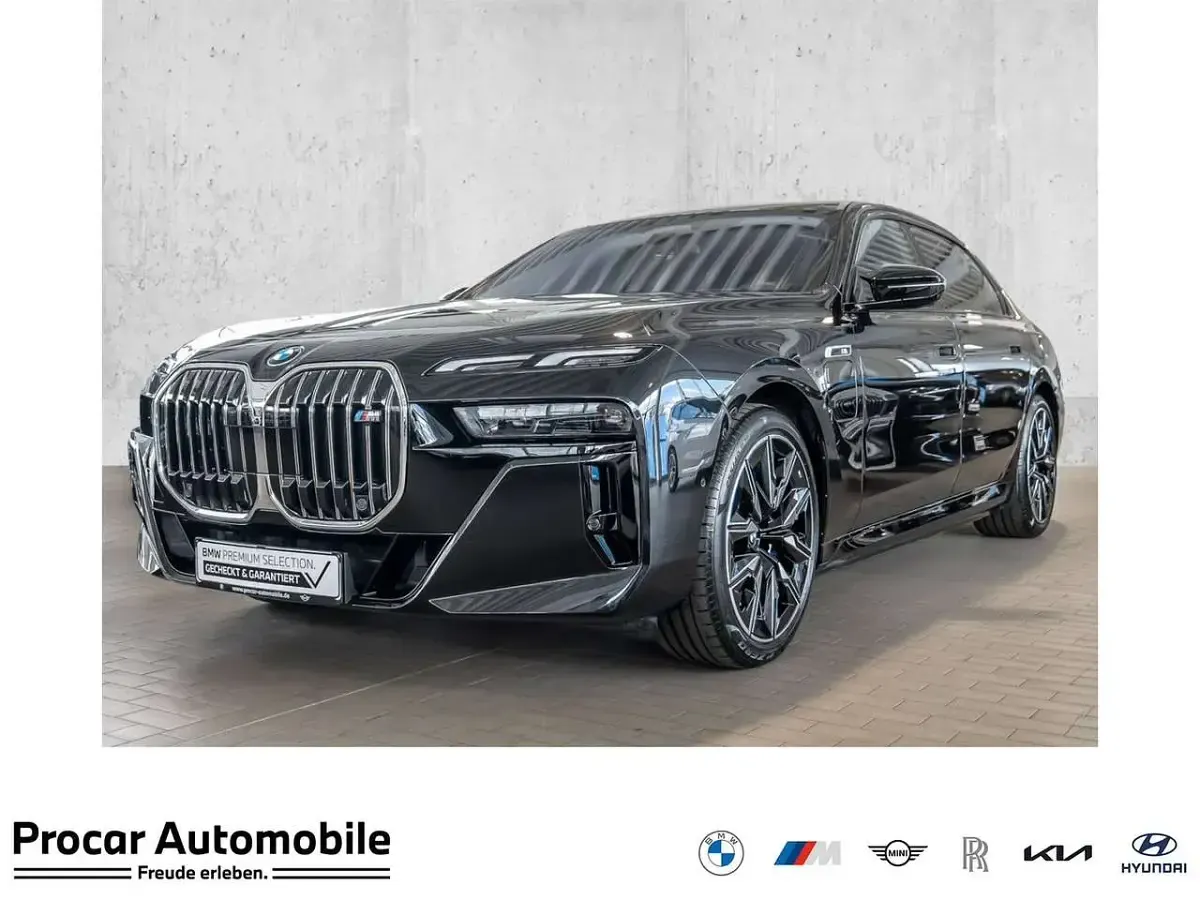 Gebraucht BMW M760e Executive 571 PS (419 kW) 2025 Limousine