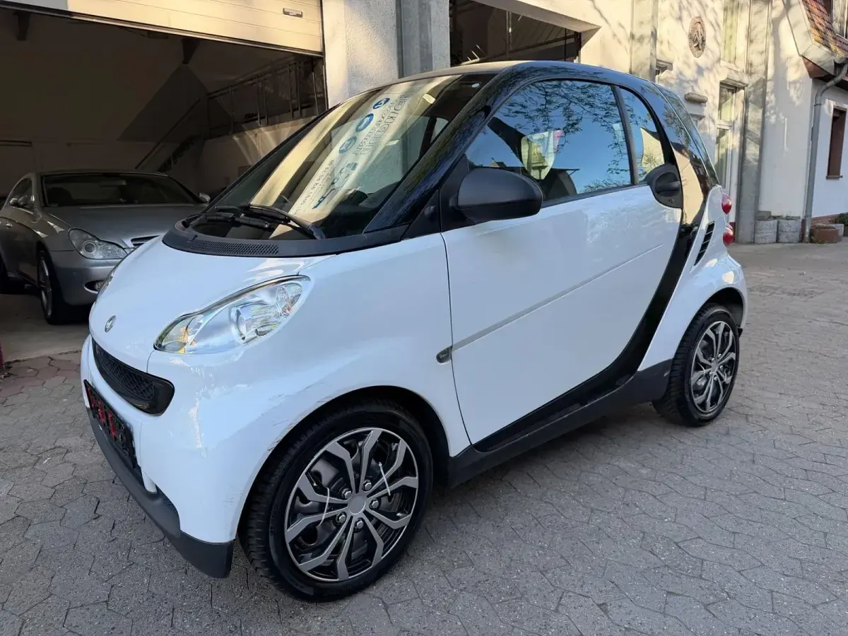 Usata Smart ForTwo Coupé 61 CV (44 kW) 2011 Bianco Coupé