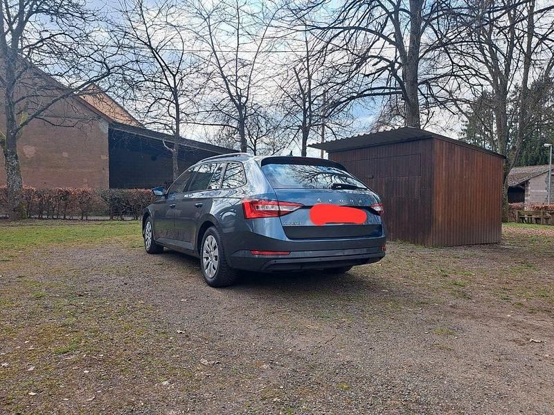 Gebraucht Skoda Superb Active 150 PS (110 kW) 2019 Grau Kombi