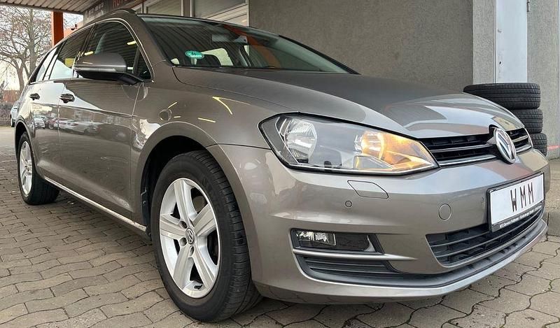 Grau Gebraucht 2015 VW Golf VII Comfortline Kombi | 9.999 € (Guter Preis) - Bild 1/4