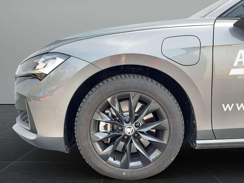 Gebraucht Skoda Superb Selection 150 PS (110 kW) 2025 Graphitegrau metallic Kombi