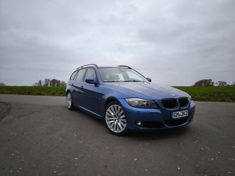 Blau Gebraucht 2008 BMW 318 Sport Line Kombi | 5.999 € (Etwas zu teuer) - Bild 1/4