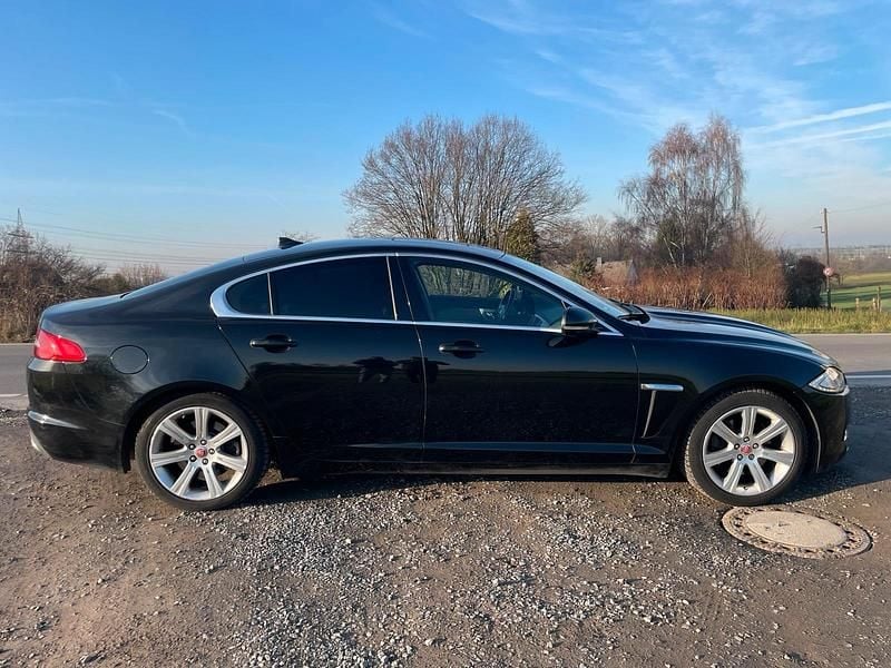 Gebraucht Jaguar XF 241 PS (177 kW) 2015 Schwarz Limousine