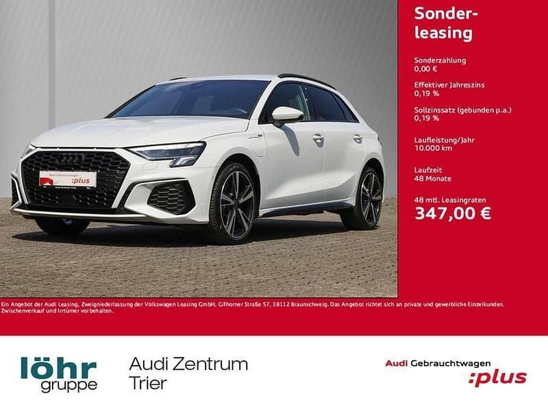 Gletscherweiß metallic Gebraucht 2024 Audi A3 Sportback e-tron S-Line Limousine | 39.480 € - Bild 1/3