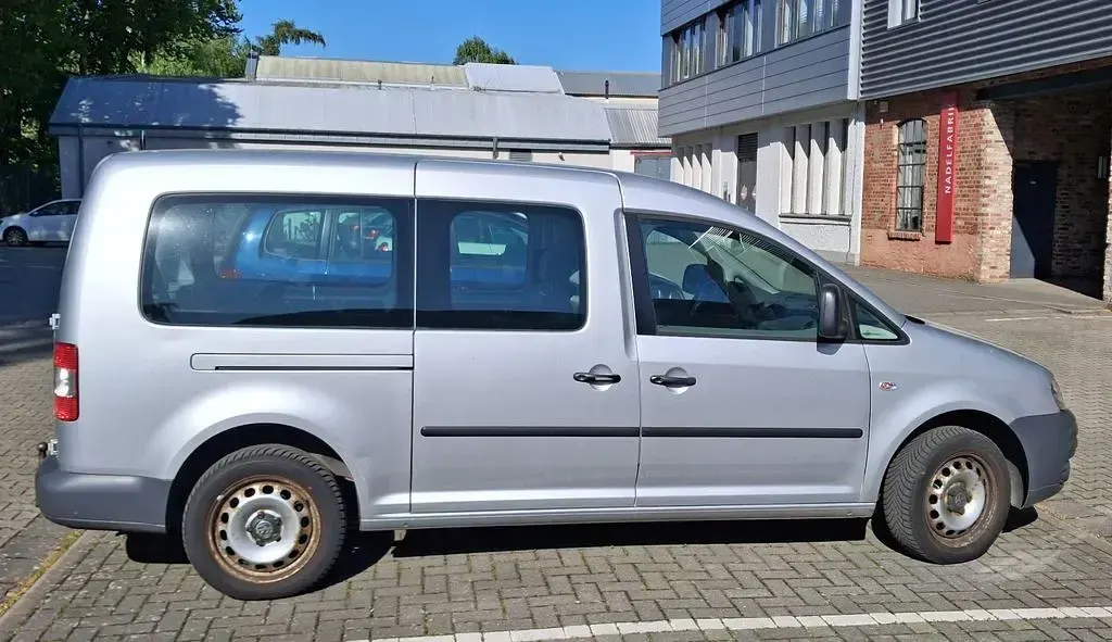 Usata VW Caddy 105 CV (77 kW) 2009 Argento Monovolume