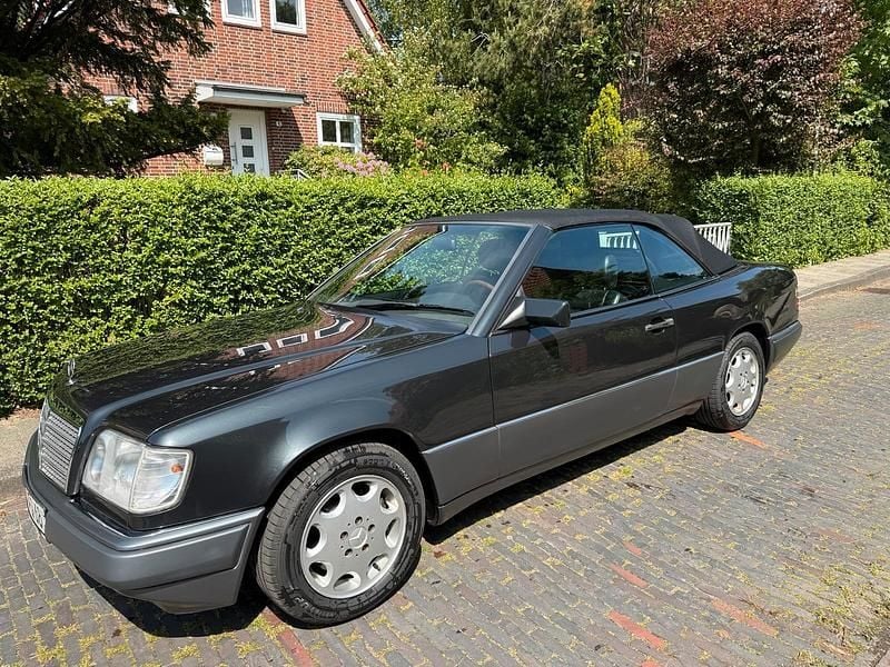 Gebraucht Mercedes E320 1995 Schwarz Cabrio