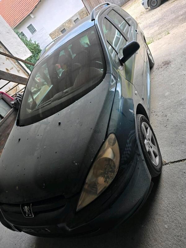 Grün Gebraucht 2005 Peugeot 307 Kombi | 450 € (Superpreis) - Bild 1/4