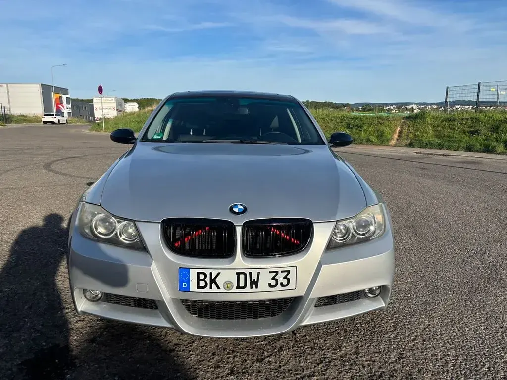 Second-hand BMW 330 258 CP (189 kW) 2006 Argintiu Berlinǎ
