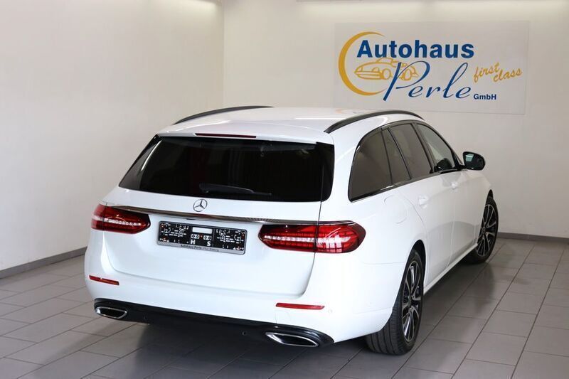 Gebraucht Mercedes E220 Avantgarde 194 PS (142 kW) 2021 Weiß Limousine
