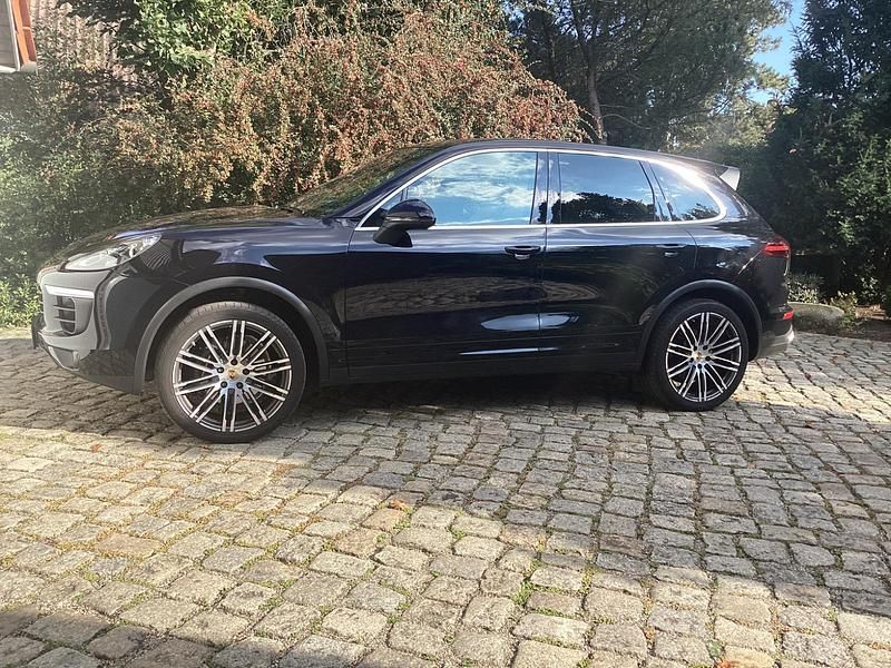 Second-hand Porsche Cayenne 262 CP (192 kW) 2016 Negru SUV