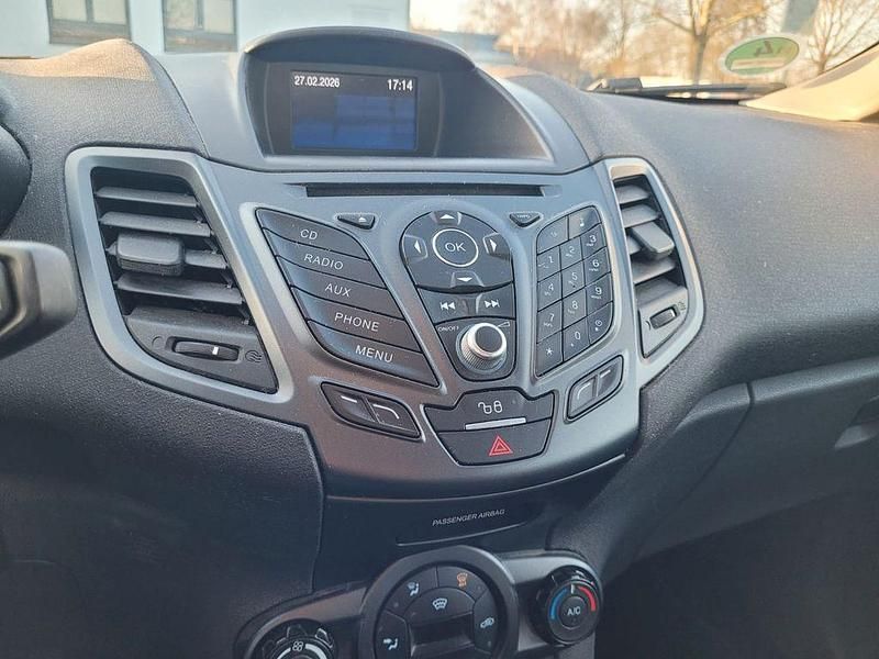 Gebraucht Ford Fiesta SYNC Edition 82 PS (60 kW) 2015 Rot Limousine