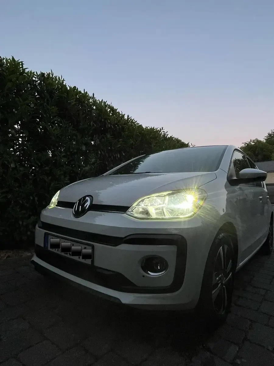 Gebraucht VW up! high up! 90 PS (66 kW) 2016 Weiß Kleinwagen