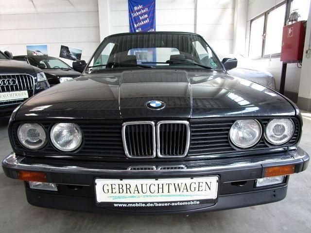 Gebraucht BMW 325 Cabriolet 122 PS (89 kW) 1986 Schwarz metallic Cabrio