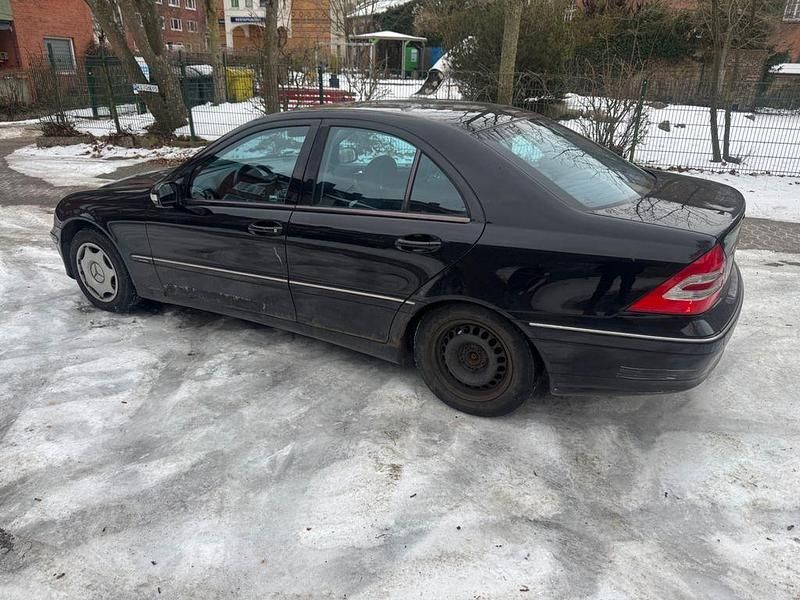 Gebraucht Mercedes C180 143 PS (105 kW) 2003 Schwarz Limousine