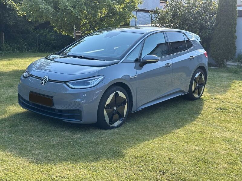 Grau Gebraucht 2021 VW ID.3 Pro Kleinwagen | 23.600 € (Guter Preis) - Bild 1/4