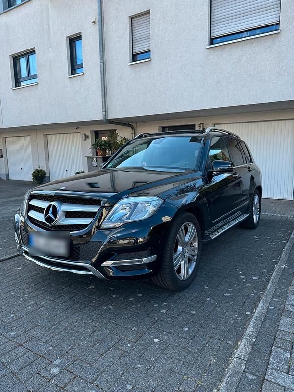 Schwarz Gebraucht 2013 Mercedes GLK200 SUV | 12.490 € (Fairer Preis) - Bild 1/4