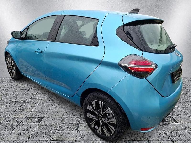 Second-hand Renault Zoe Evolution 50 kW (69 CP) 2024 Albastru Hatchback