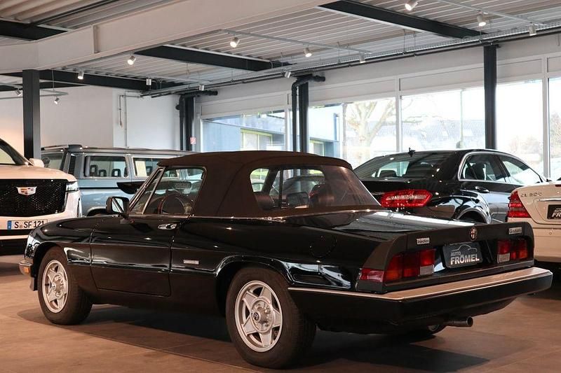 Gebraucht Alfa Romeo Spider 116 PS (85 kW) 1986 Schwarz Cabrio