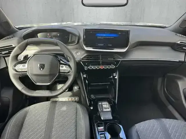 Neu Peugeot 2008 Allure 131 PS (96 kW) 2025 Grau selenium SUV
