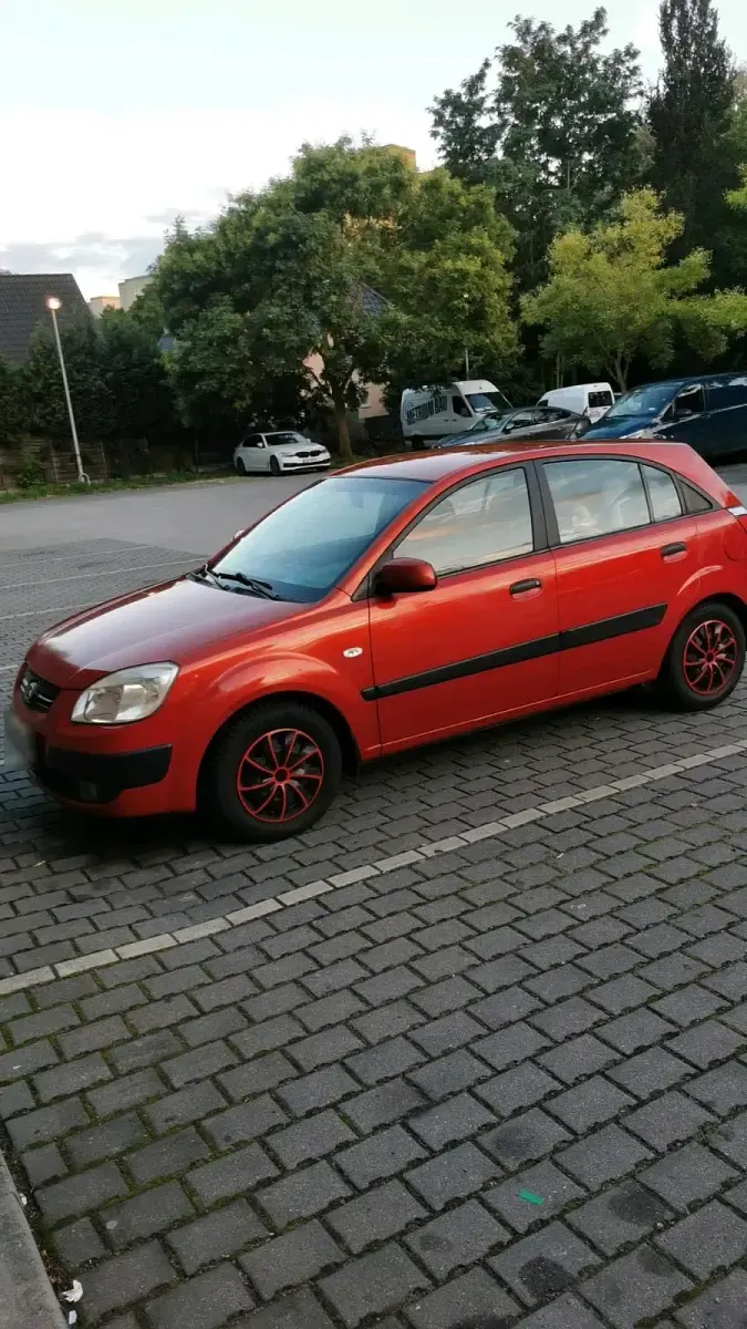 Gebraucht Kia Rio 97 PS (71 kW) 2007 Rot Kleinwagen