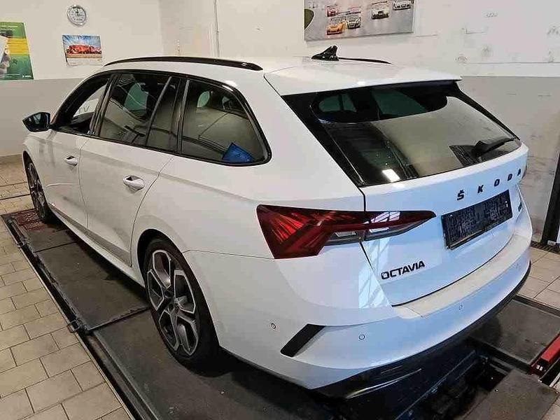 Gebraucht Skoda Octavia RS 200 PS (147 kW) 2022 Weiß Kombi