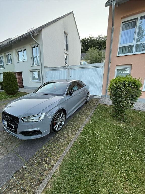Grau Gebraucht 2016 Audi A3 S-Line Limousine | 19.000 € (Fairer Preis) - Bild 1/4