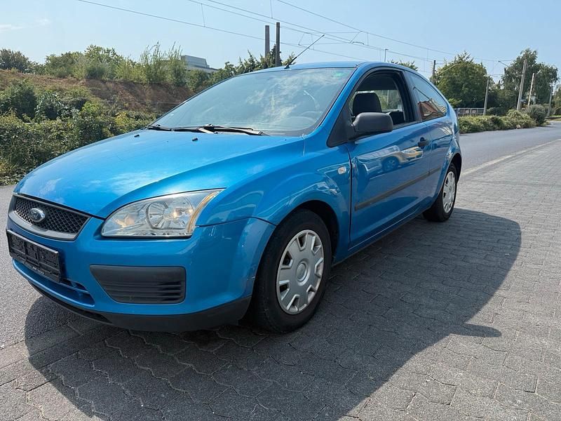 Blau Gebraucht 2006 Ford Focus Kleinwagen | 850 € (Guter Preis) - Bild 1/4