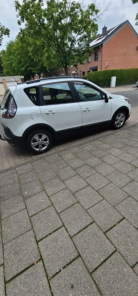 Gebraucht Renault Scenic E-Tech XMOD 116 PS (85 kW) 2013 Weiß SUV
