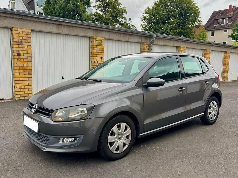 Grau Gebraucht 2010 VW Polo Trendline Kleinwagen | 2.600 € (Guter Preis) - Bild 1/4