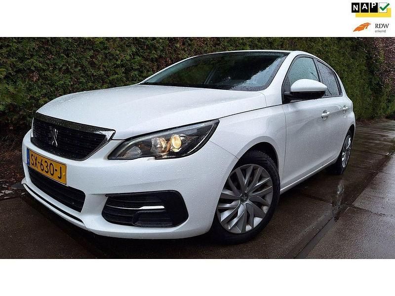 Gebraucht Peugeot 308 120 PS (88 kW) 2018 Weiß Limousine