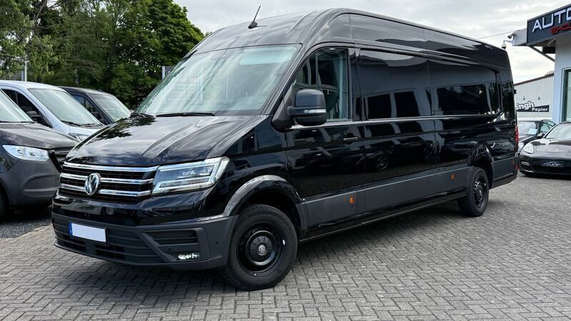 Schwarz Gebraucht 2023 VW Crafter Trendline Van | 39.950 € (Etwas zu teuer) - Bild 1/4