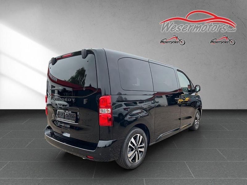 Neu Peugeot Traveller Allure 179 PS (131 kW) 2026 Schwarz Van / Kleinbus