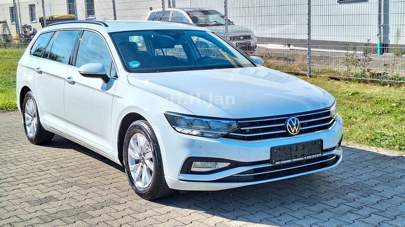 Gebraucht VW Passat Business 150 PS (110 kW) 2021 Weiß Kombi
