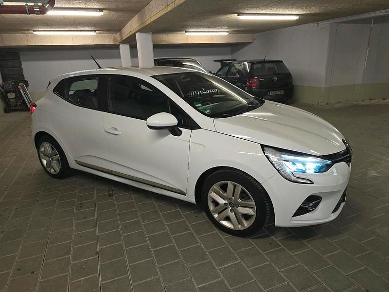 Weiß Gebraucht 2021 Renault Clio V Kleinwagen | 9.800 € (Superpreis) - Bild 1/4