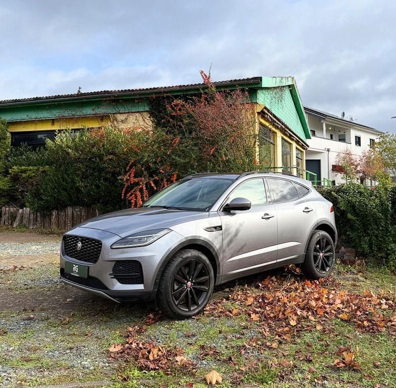 Grau Gebraucht 2021 Jaguar E-Pace SE SUV | 28.990 € (Fairer Preis) - Bild 1/4