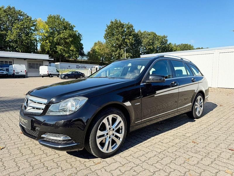 Gebraucht Mercedes C180 Avantgarde 156 PS (114 kW) 2011 Schwarz Kombi