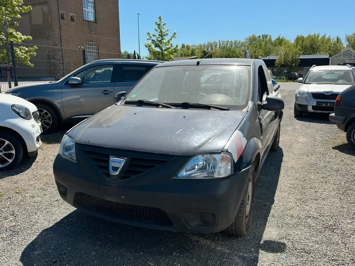 Second-hand Dacia Logan 84 CP (61 kW) 2011 Albastru Pickup