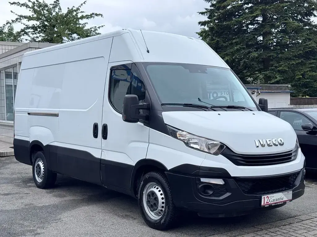 Gebraucht Iveco Daily 156 PS (114 kW) 2019 Weiß Van / Kleinbus