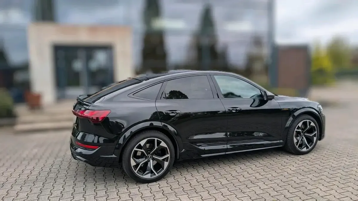 Gebraucht Audi e-tron Ambiente 369 kW (503 PS) 2022 Schwarz SUV