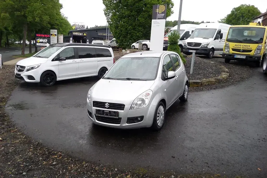 Gebraucht Suzuki Splash Club 94 PS (69 kW) 2010 Silber Kleinwagen