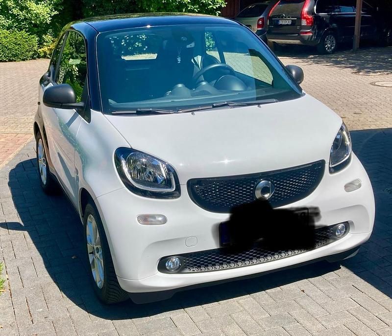 Weiß Gebraucht 2017 Smart ForTwo Coupé Passion Coupé | 7.500 € (Guter Preis) - Bild 1/4