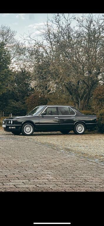 Schwarz Gebraucht 1986 BMW 524 Performance Limousine | 8.999 € - Bild 1/4