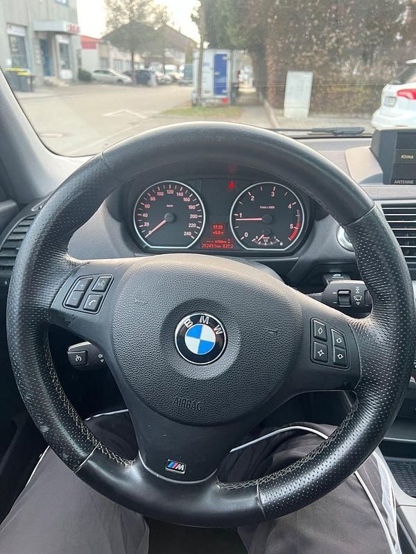 Gebraucht BMW 120 163 PS (119 kW) 2006 Schwarz Kleinwagen