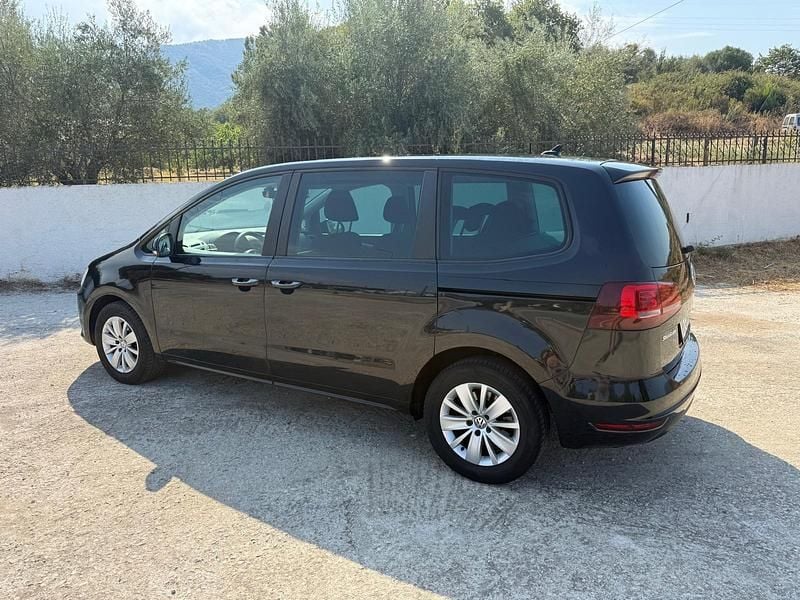 Gebraucht VW Sharan 150 PS (110 kW) 2016 Schwarz Van / Kleinbus