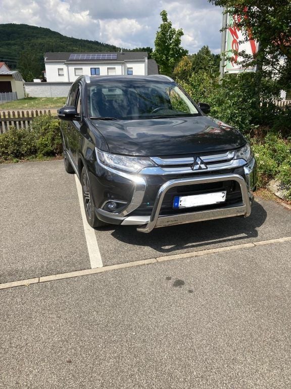 Schwarz Gebraucht 2018 Mitsubishi Outlander Active SUV | 19.500 € (Fairer Preis) - Bild 1/4
