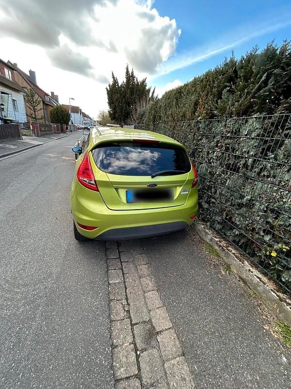 Gebraucht Ford Fiesta 60 PS (44 kW) 2009 Grün Kleinwagen