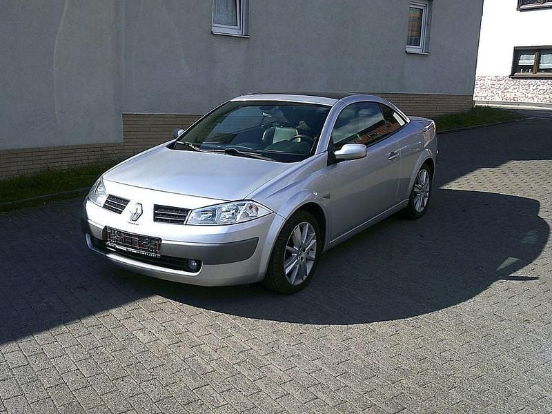 Gebraucht Renault Mégane Cabriolet Dynamique 131 PS (96 kW) 2006 Silber Cabrio