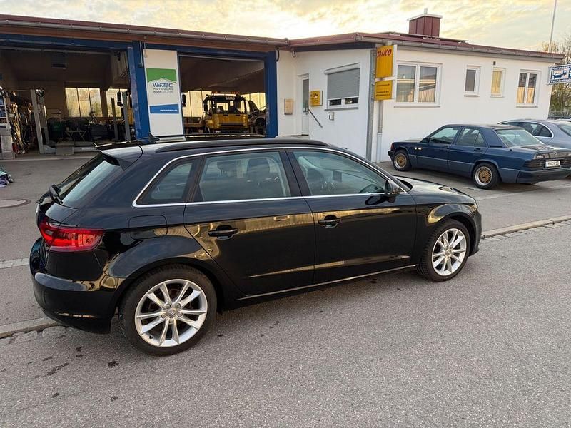 Gebraucht Audi A3 Ambiente 125 PS (91 kW) 2014 Schwarz Limousine