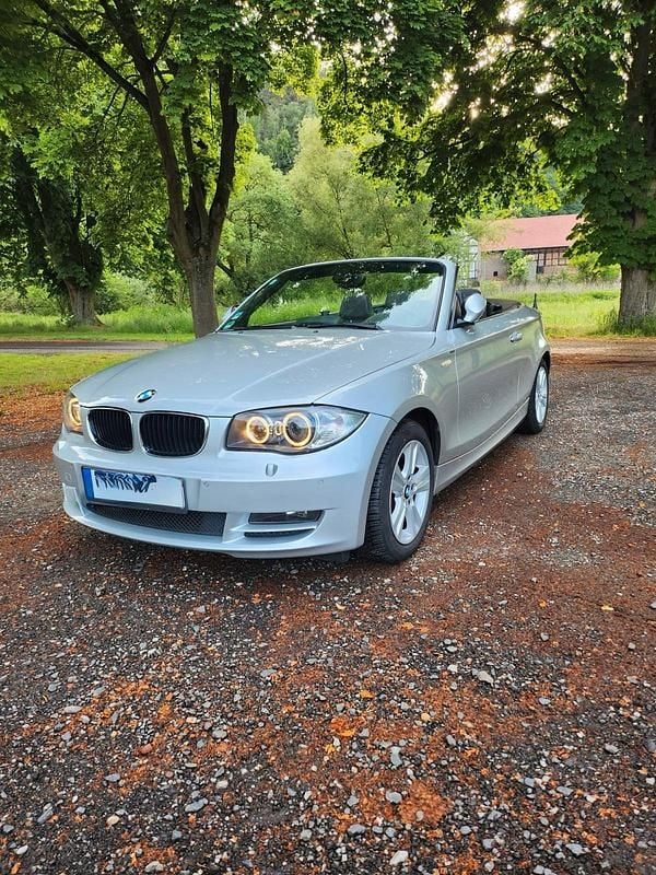 Gebraucht BMW 118 Cabriolet 143 PS (105 kW) 2009 Silber Cabrio